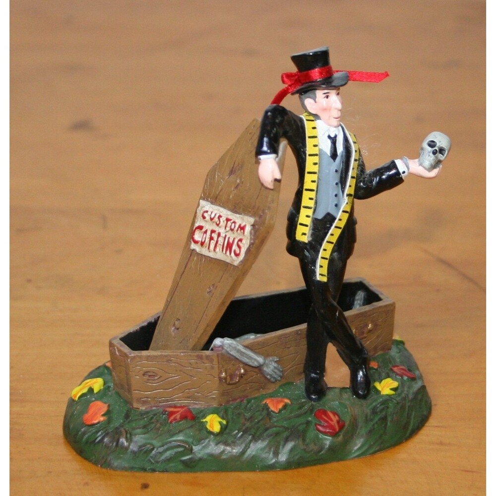 Dept 56 "A Grave Undertaker" Halloween Town Folk People Accessory Figure #807301